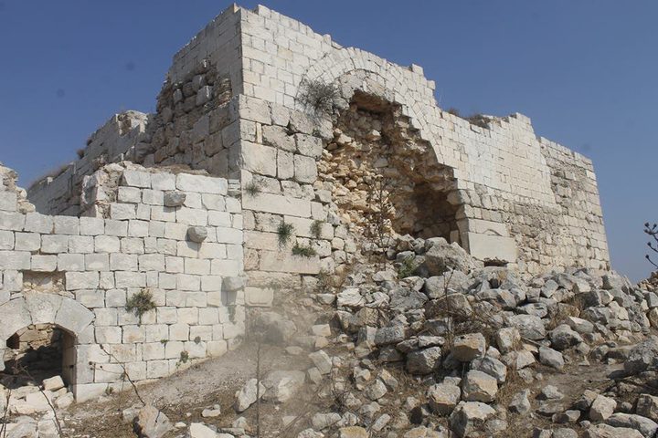 "السياحة والآثار" توقع مذكرة تفاهم لتطوير موقع قلعة ومقام الشيخ شعلة