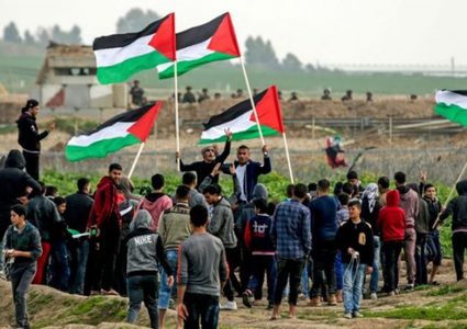 جمعة" الشباب الثائر"... 3 شهداء و 883 اصابة بجراح مختلفة و اختناق بالغاز شرق قطاع غزة