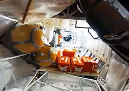 أول فيلم ثلاثي الأبعاد بتقنية الواقع الافتراضي في الفضاء