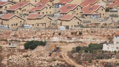 سلطات الاحتلال تصادر 72 دونما من اراضي بلدة الخضر