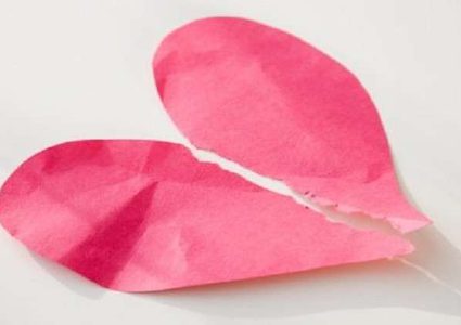 طبيبة تؤكد حقيقة وجود متلازمة "القلب المكسور"