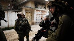 الاحتلال يعتقل مواطنين من الخليل وبيت لحم