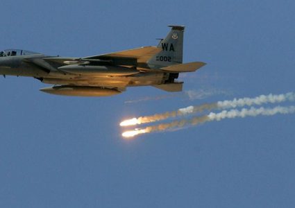 صحيفة "هآرتس" العبرية: الإحتلال يستعد لضربة ايرانية موجعة ردًا على مقتل 7 من ضباطها