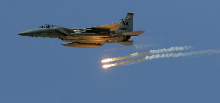 صحيفة "هآرتس" العبرية: الإحتلال يستعد لضربة ايرانية موجعة ردًا على مقتل 7 من ضباطها