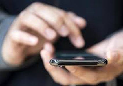 جهاز ثوري من "فيسبوك" يقضي على إدمان الهواتف
