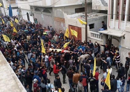 جماهير غفيرة تشيع جثامين شهداء "جمعة الشباب الثائر"