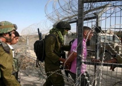 قوات الاحتلال تعتقل ثلاثة مواطنين شرق خان يونس