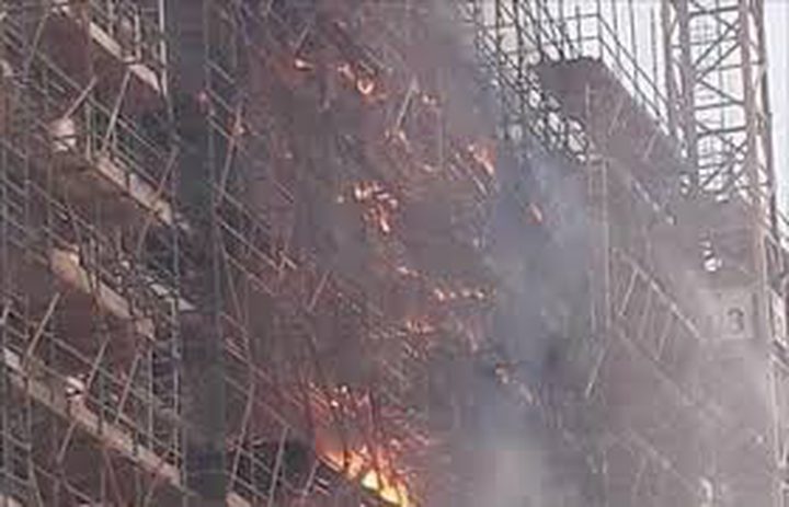 حريق هائل في متحف بمنطقة الهرم