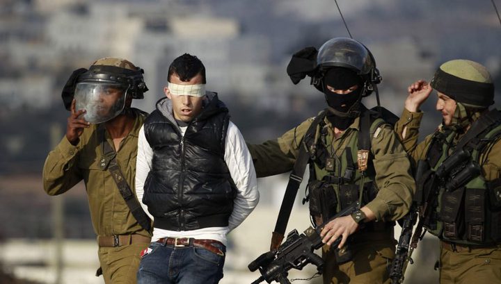 الاحتلال يعتقل شابا من بلدة عزون