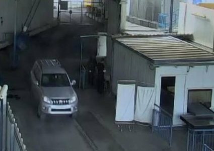 الاحتلال يمدد توقيف فرنسي بتهمة "تهريب أسلحة" إلى غزة