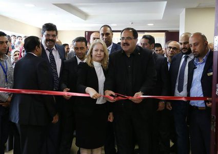 صيدم يفتتح معرض فلسطين لتطبيقات الهواتف الذكية