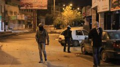 "مستعربون" يقتحمون منطقة المقابر في بلدة عزون