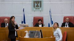محكمة الاحتلال تمهل سكان "الخان الأحمر" في القدس حتى الخميس لتهجيرهم