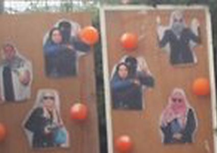 الإحتلال يستخدم صور الفلسطينيين كأهداف للرماية !