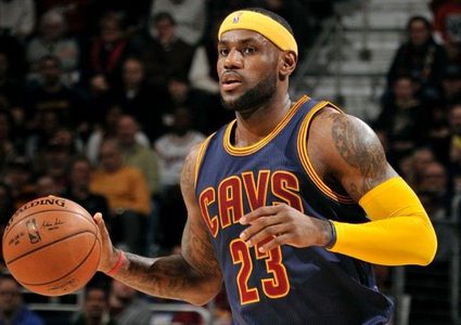 ليبرون يسجل 45 نقطة ويقود كافاليرز للفوز