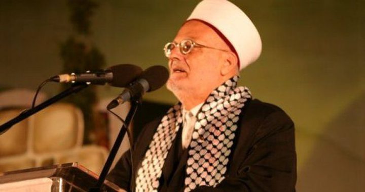 الاحتلال يمنع خطيب الأقصى الشيخ عكرمة صبري من السفر