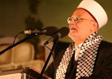 الاحتلال يمنع خطيب الأقصى الشيخ عكرمة صبري من السفر