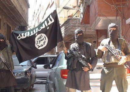 "داعش" يعدم ضابطا في مخيم اليرموك بطريقة غاية في البشاعة