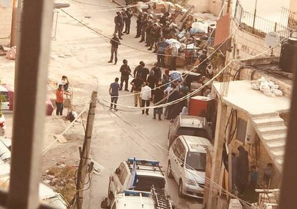 الاحتلال يهدم بناية في العيسوية بحجة عدم الترخيص (صور-فيديو)