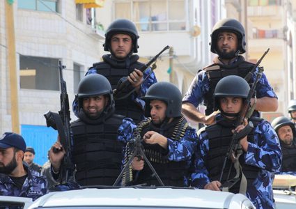 شرطة غزة: إلقاء القبض على سارق 4 محلات مصوغات ذهبية وتجارية في شمال القطاع