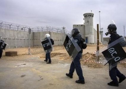 عمليات قمع في سجن ايشل