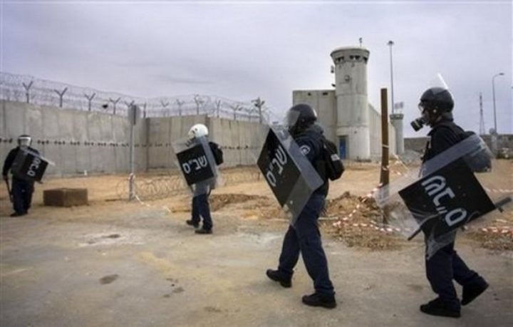 عمليات قمع في سجن ايشل