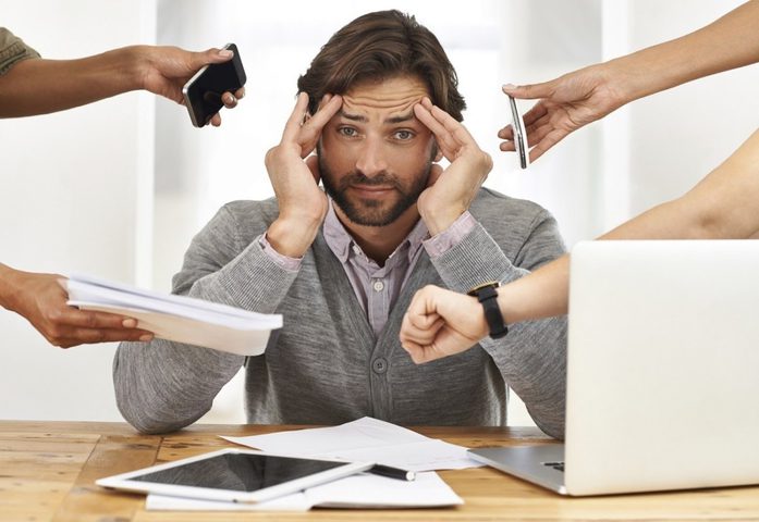نصيحة.. تناول هذه الأطعمة أثناء العمل فهي تخفف التوتر!