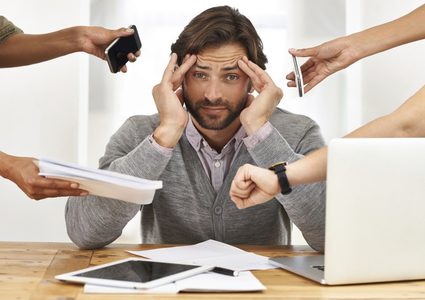 نصيحة.. تناول هذه الأطعمة أثناء العمل فهي تخفف التوتر!