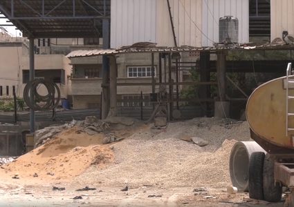 تسريحات بالجملة تلاحق عمال غزة بسبب الحصار (فيديو)