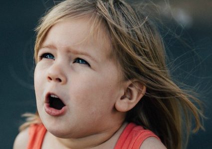 أفضل طريقة للتعامل مع نوبات الغضب عند الأطفال