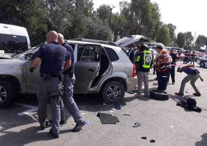 الاحتلال يزعم دهس عناصر من شرطته