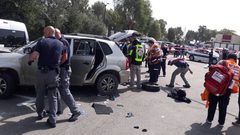 الاحتلال يزعم دهس عناصر من شرطته
