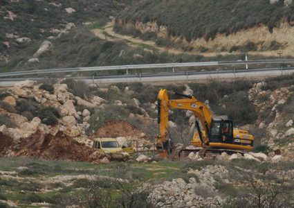 تجريف استيطاني في أراضي كفر الديك لصالح مستوطنة "عليه زهاف"