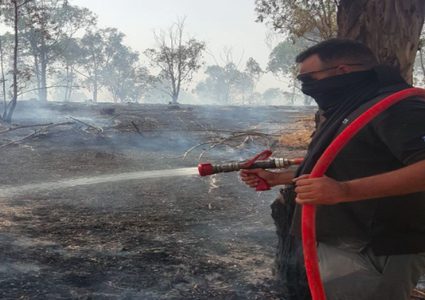 الطائرات الورقية تتسبب في حرائق بالمستوطنات المحاذية لقطاع غزة