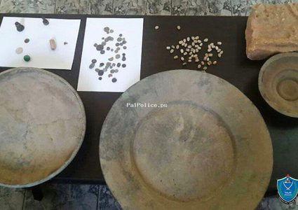 نابلس: ضبط 114 قطعة أثرية والقاء القبض على مشتبه به