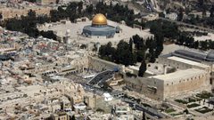 صحيفة عبرية: صفقة القرن تتضمن فصل 4 أحياء عن القدس