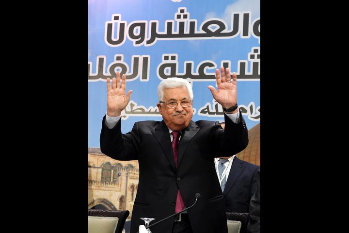 وزير إسرائيلي يدعو لفرض حصار على الرئيس عباس كما الراحل عرفات