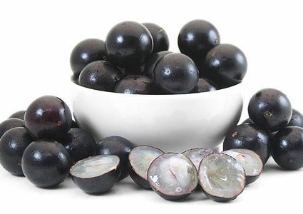 ما هي علاقة الفواكه السوداء بخسارة الوزن الزائد؟
