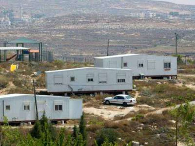 مستوطنون ينصبون "كرفانات" في الأغوار الشمالية