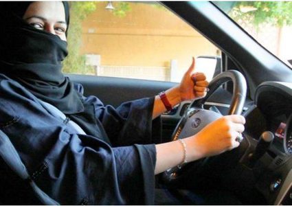 السعودية تسمح للنساء بالعمل سائقات أجرة