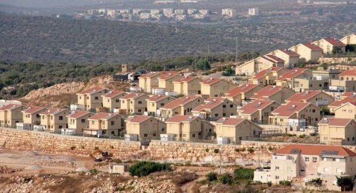 جمعية استيطانية تسلم مواطنا مقدسيا قرارا بإخلاء منزله