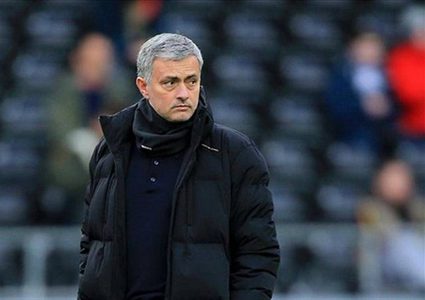 مورينيو يهاجم الصحفيين.. ويرد "لماذا لوكاكو دائما؟"