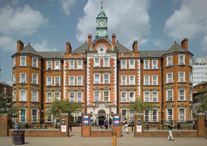 طلبة يقاضون جامعاتهم لإضراب أساتذتها