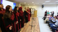 جامعة النجاح تحتفل بتخريج الفوج السادس من طلبة معهد الدراسات الأفريقية والشرقية SOAS