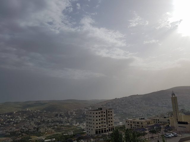 الطقس: أمطار متفرقة خلال اليومين المقبلين