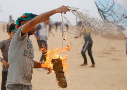 تعليمات جديدة لقوات الإحتلال في التعامل مع مرسلي الطائرات الورقية الحارقة