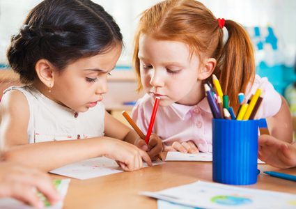 هل كثرة الأسئلة لدى الأطفال دليل على ذكائهم أم العكس ؟