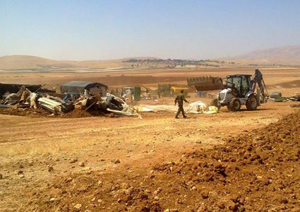 الاحتلال يهجر الفلسطينيين من الأغوار لتسهيل انتشار الاستيطان (فيديو)