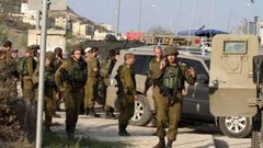 قوات الاحتلال تغلق مداخل بلدة حزما شمال شرق القدس