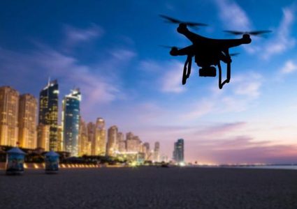 في "كوكب دبي".. طائرة دون طيار لتوصيل السحور إلى المساجد